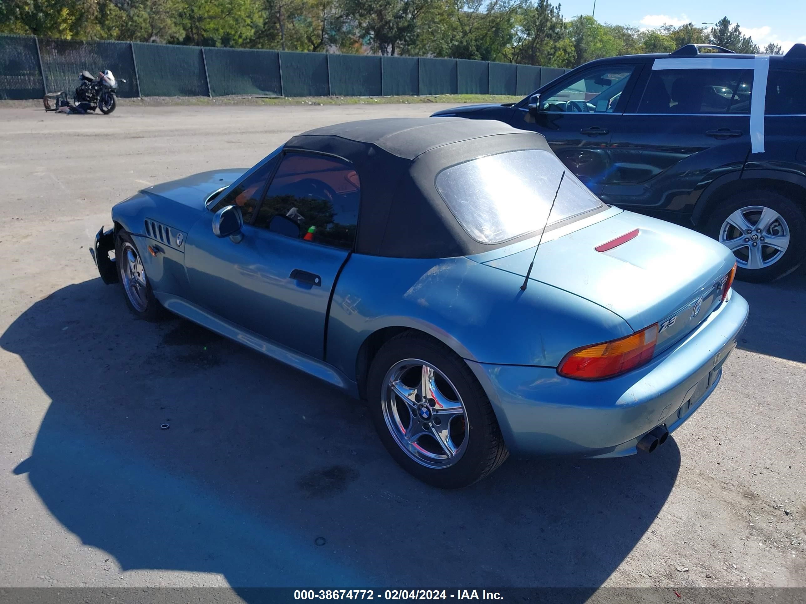 Photo 2 VIN: 4USCH9332XLF82592 - BMW Z3 