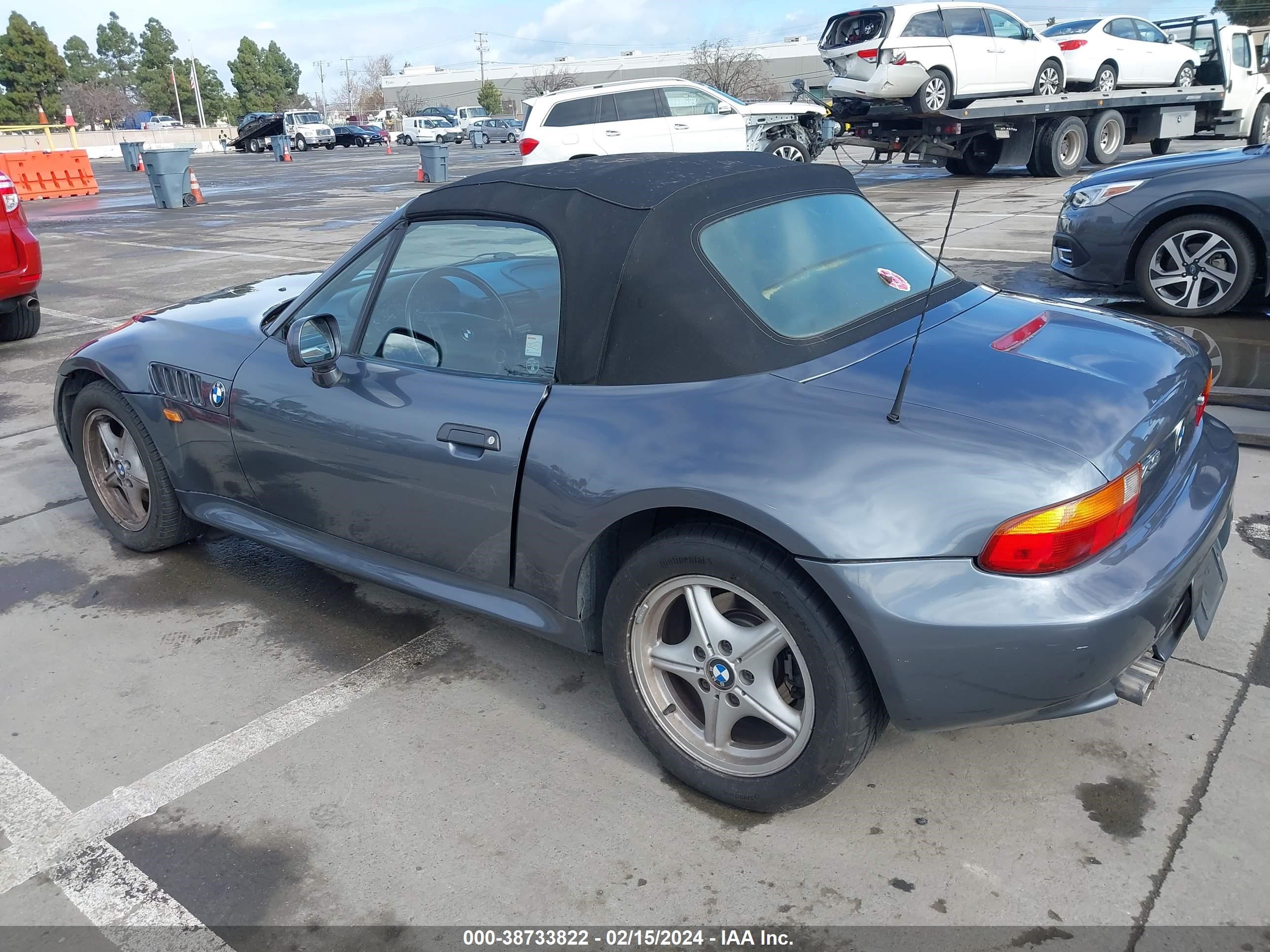 Photo 2 VIN: 4USCH9337XLF80840 - BMW Z3 