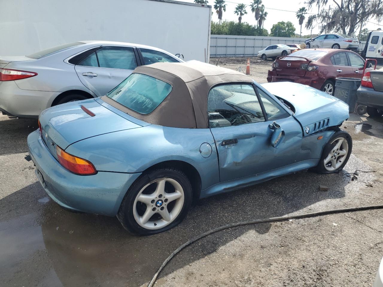 Photo 2 VIN: 4USCJ3336WLC14285 - BMW Z3 