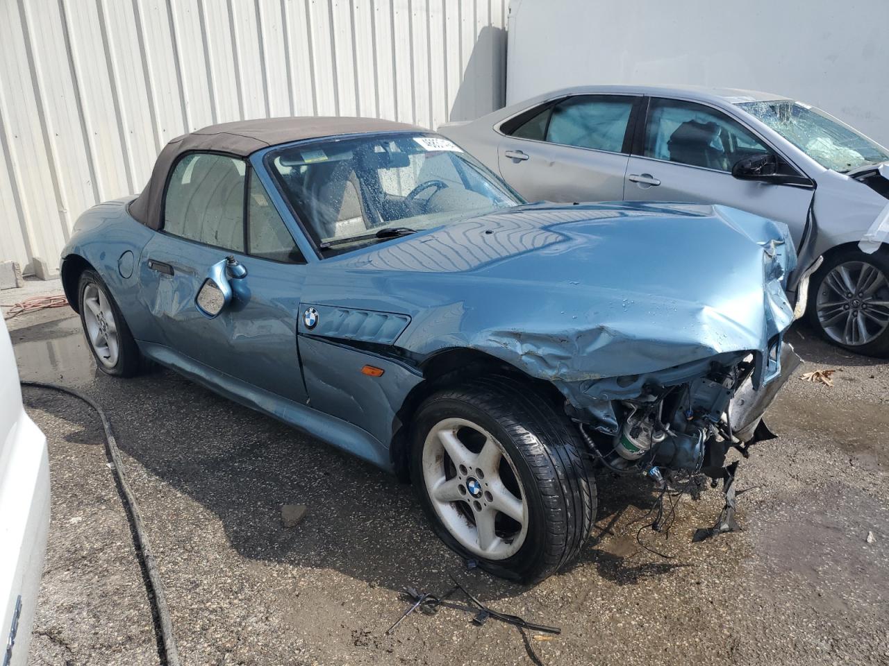 Photo 3 VIN: 4USCJ3336WLC14285 - BMW Z3 