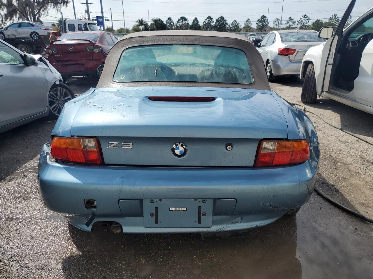 Photo 5 VIN: 4USCJ3336WLC14285 - BMW Z3 