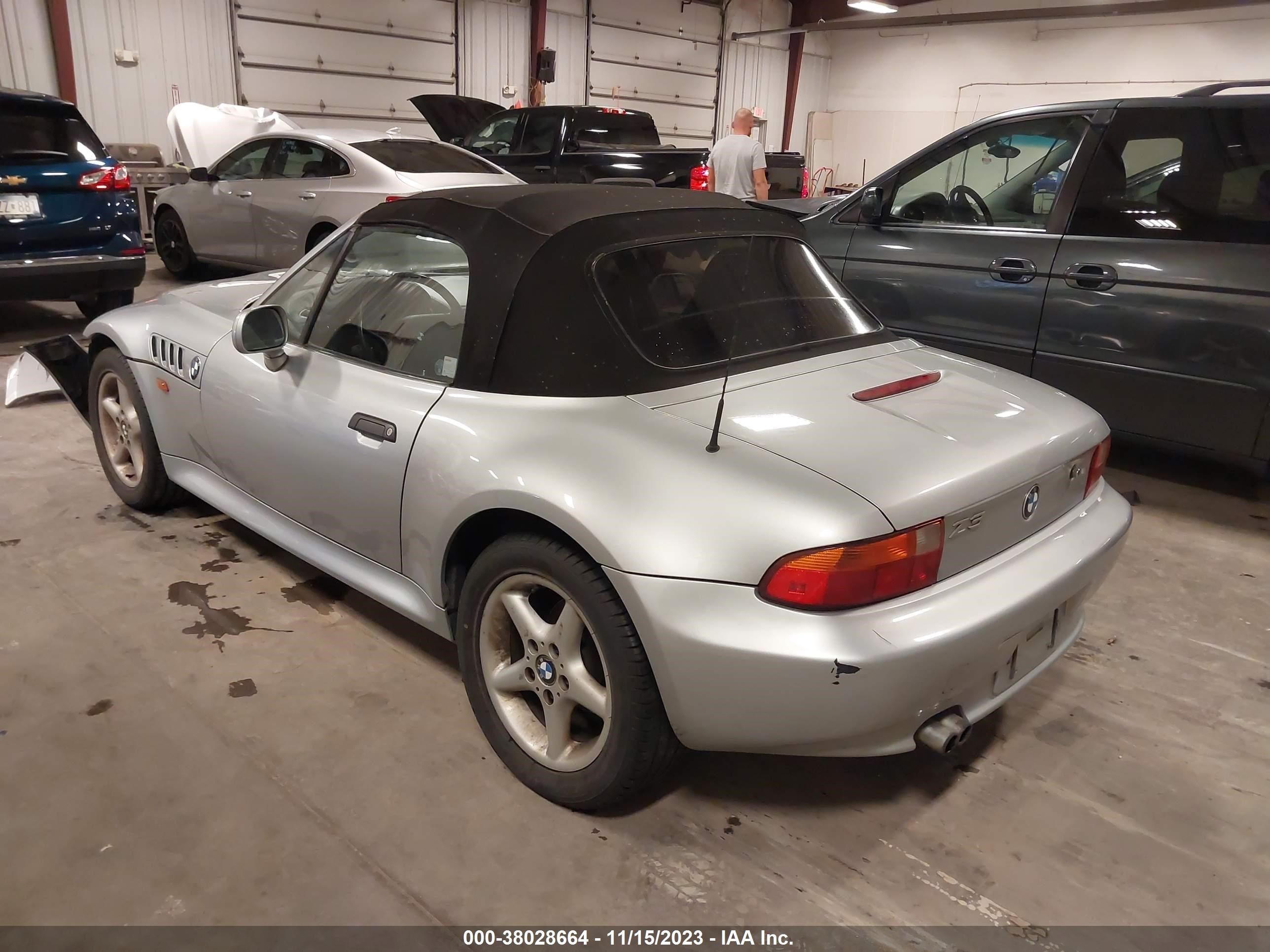 Photo 2 VIN: 4USCJ3338WLG20343 - BMW Z3 