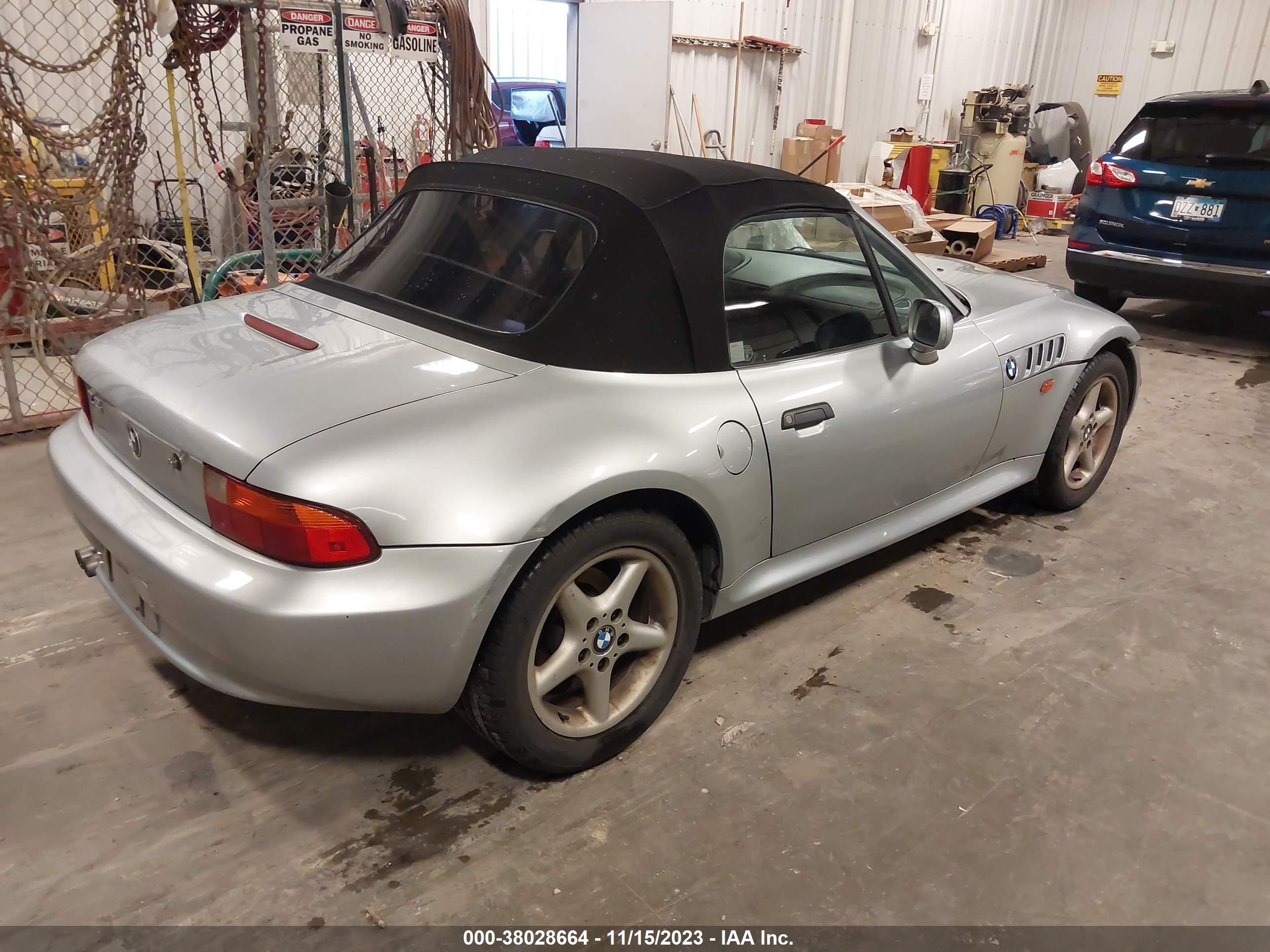 Photo 3 VIN: 4USCJ3338WLG20343 - BMW Z3 