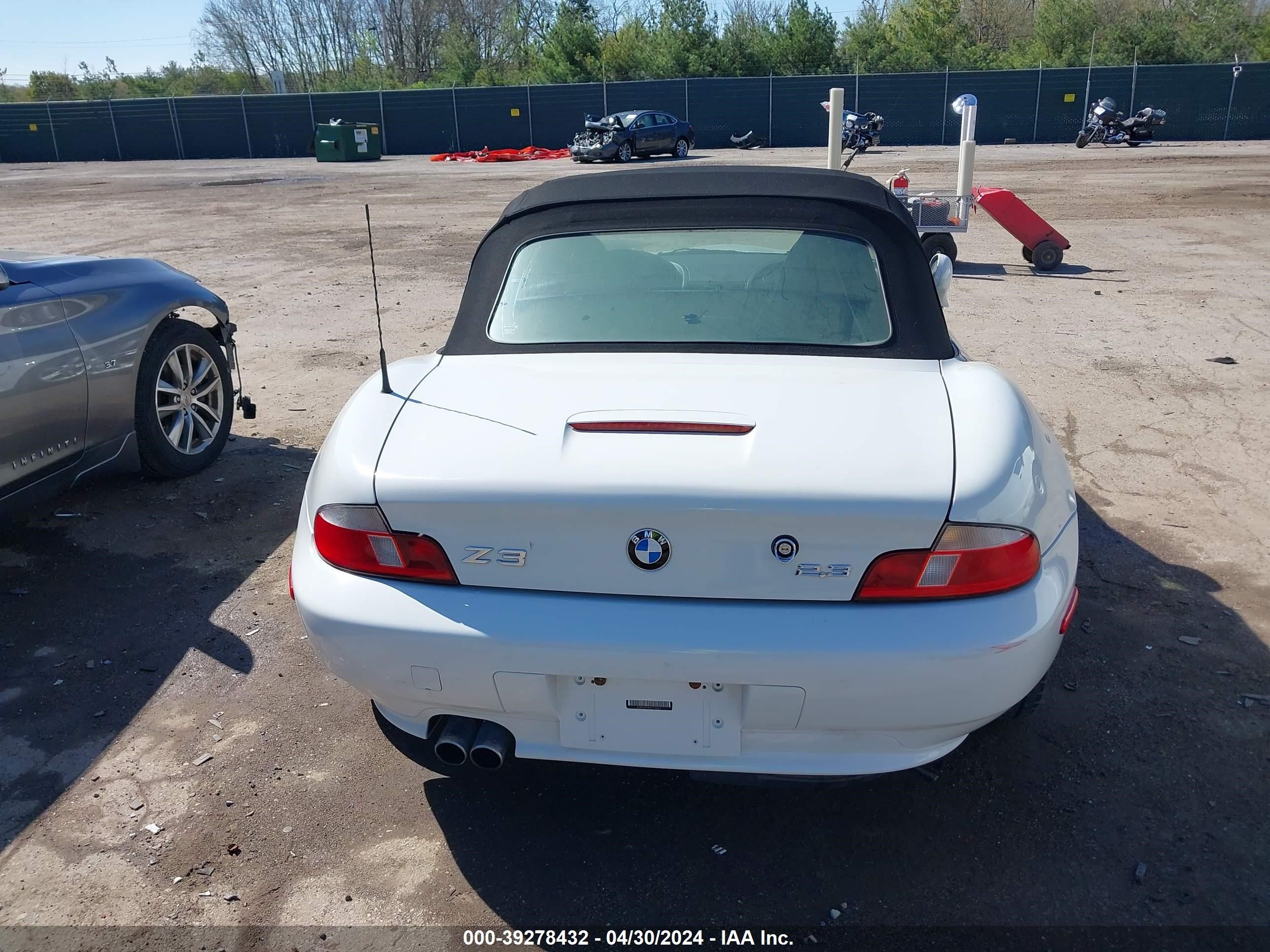 Photo 15 VIN: 4USCN33472LM05623 - BMW Z3 