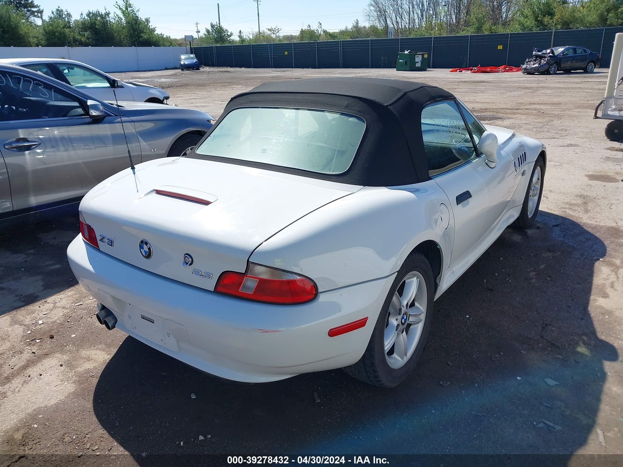 Photo 3 VIN: 4USCN33472LM05623 - BMW Z3 