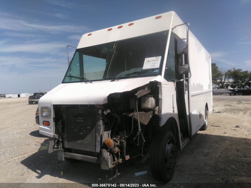 Photo 1 VIN: 4UZA4FF41TC790414 - CHEVROLET VAN 