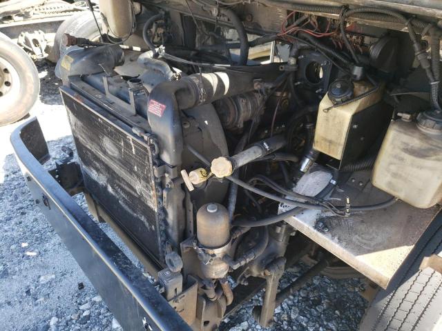 Photo 6 VIN: 4UZA4FF47XCA49841 - FREIGHTLINER CHASSIS M 