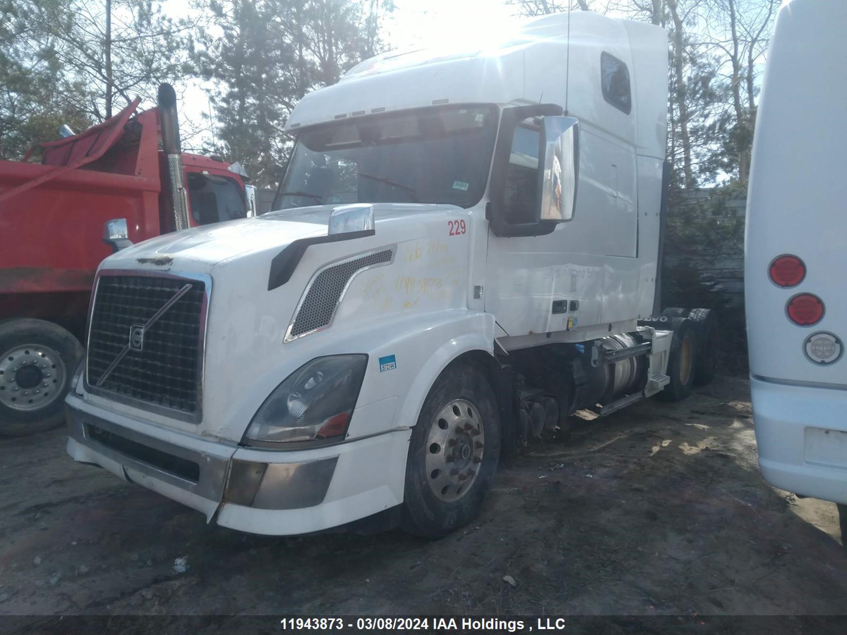 Photo 3 VIN: 4V4NC9EH4EN152961 - VOLVO ALL 