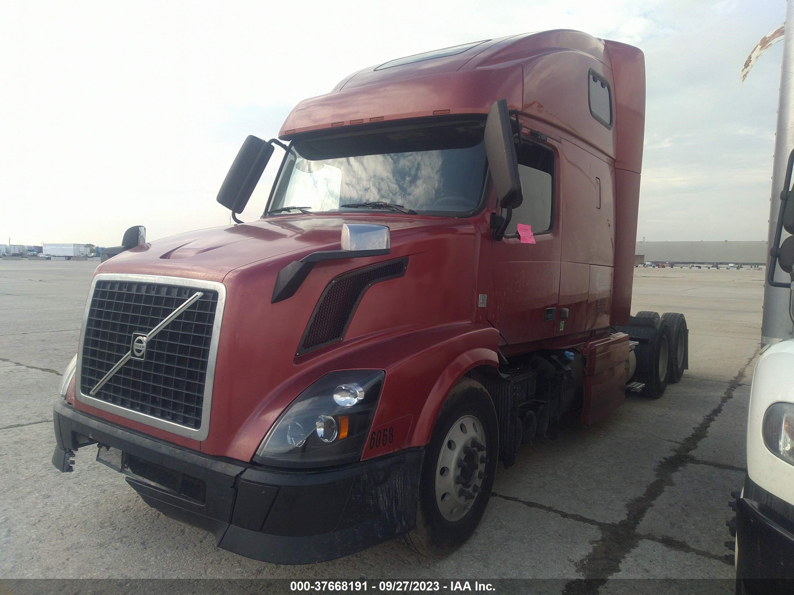 Photo 1 VIN: 4V4NC9EH9DN146068 - VOLVO ALL 