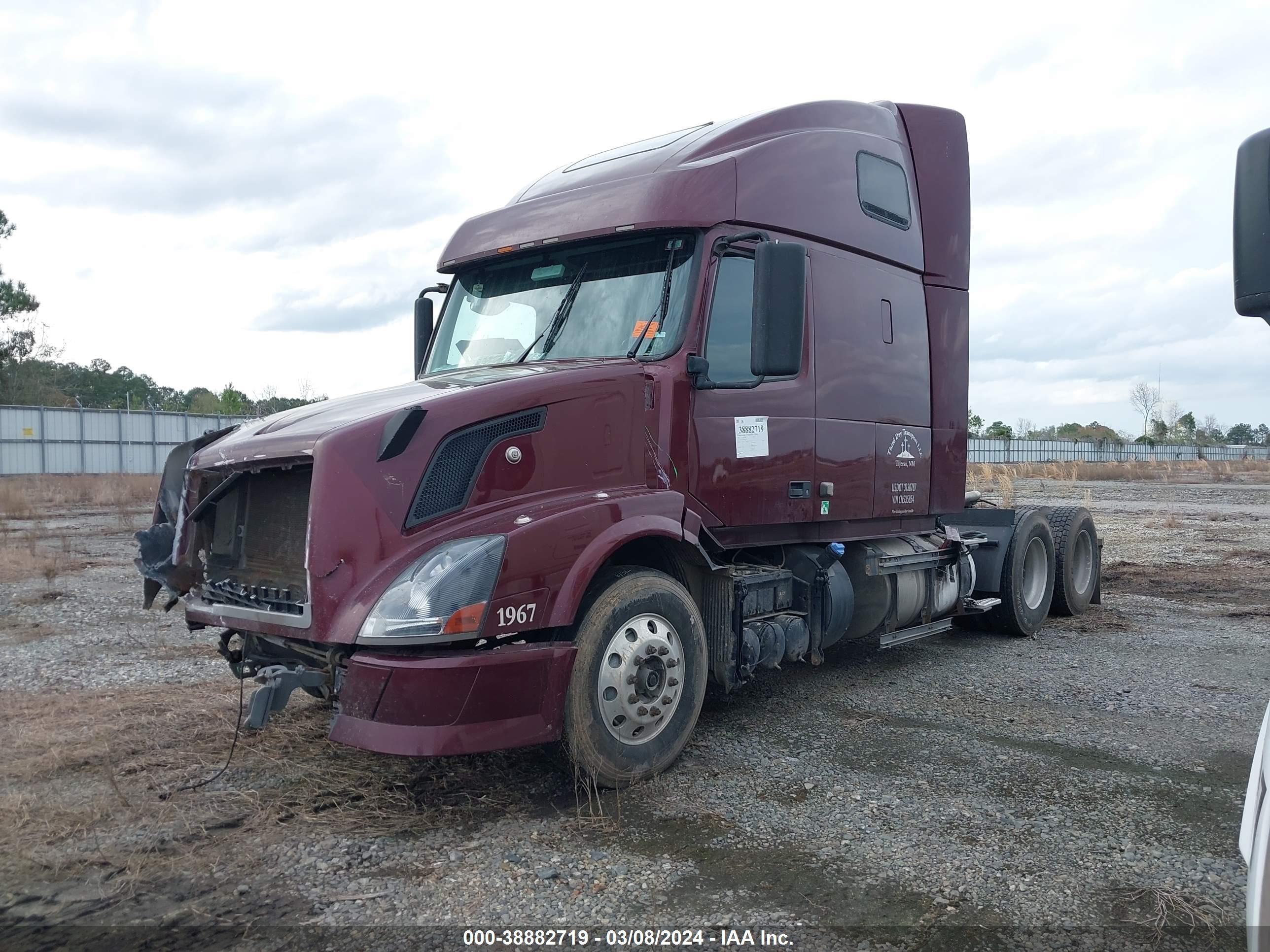 Photo 1 VIN: 4V4NC9TH1CN535854 - VOLVO NULL 