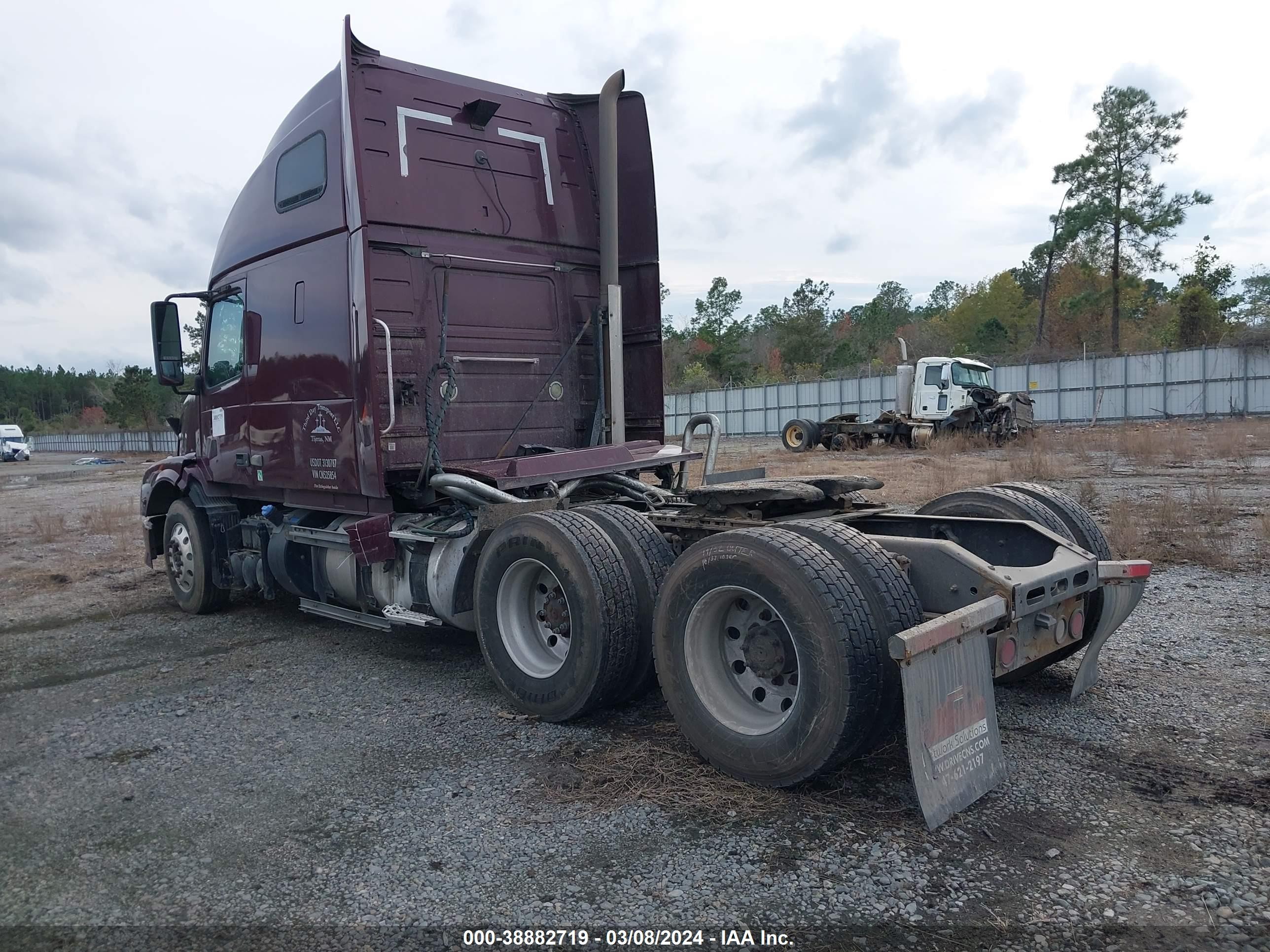 Photo 2 VIN: 4V4NC9TH1CN535854 - VOLVO NULL 