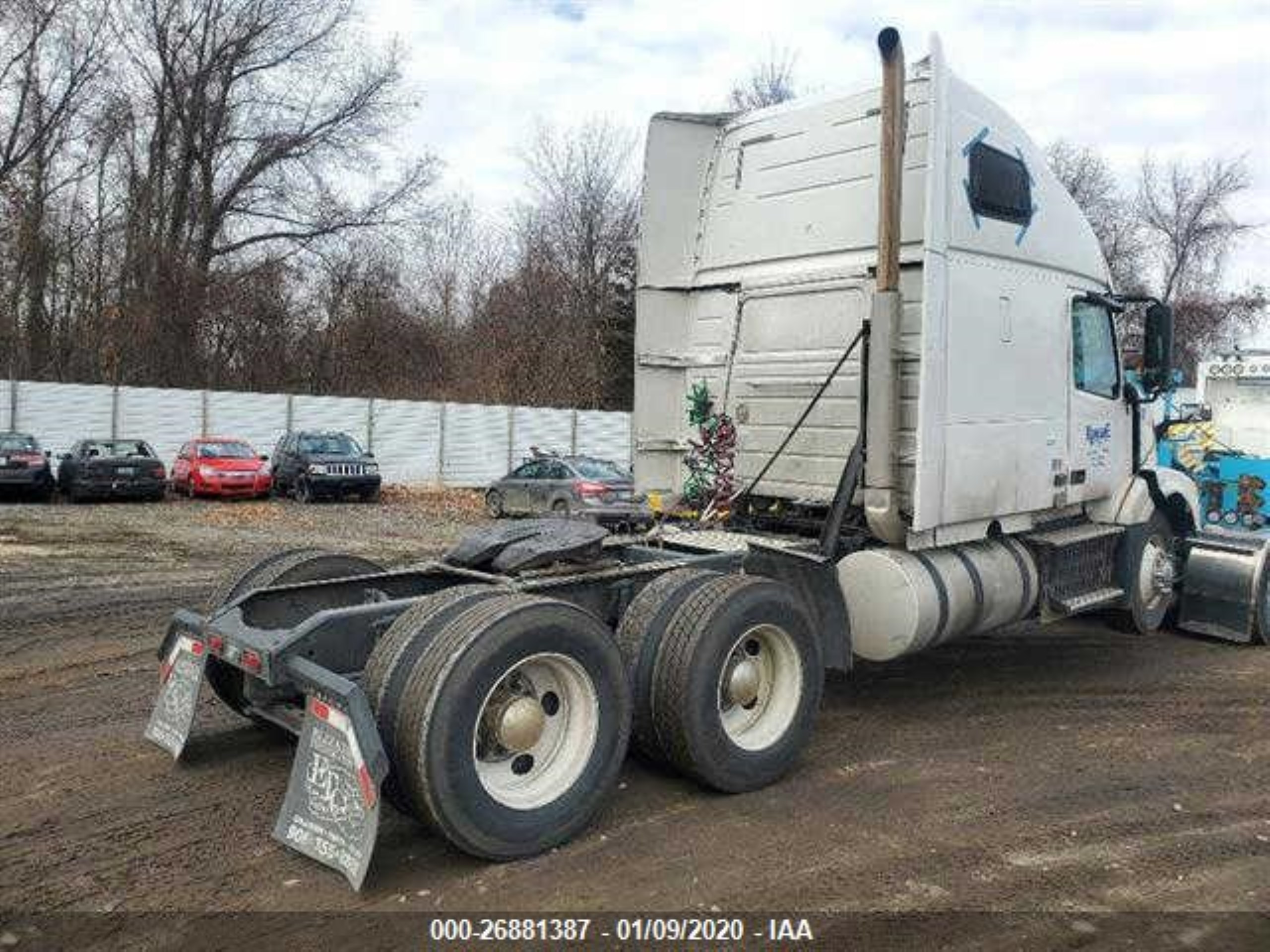 Photo 3 VIN: 4V4NC9TH2CN556003 - VOLVO NULL 