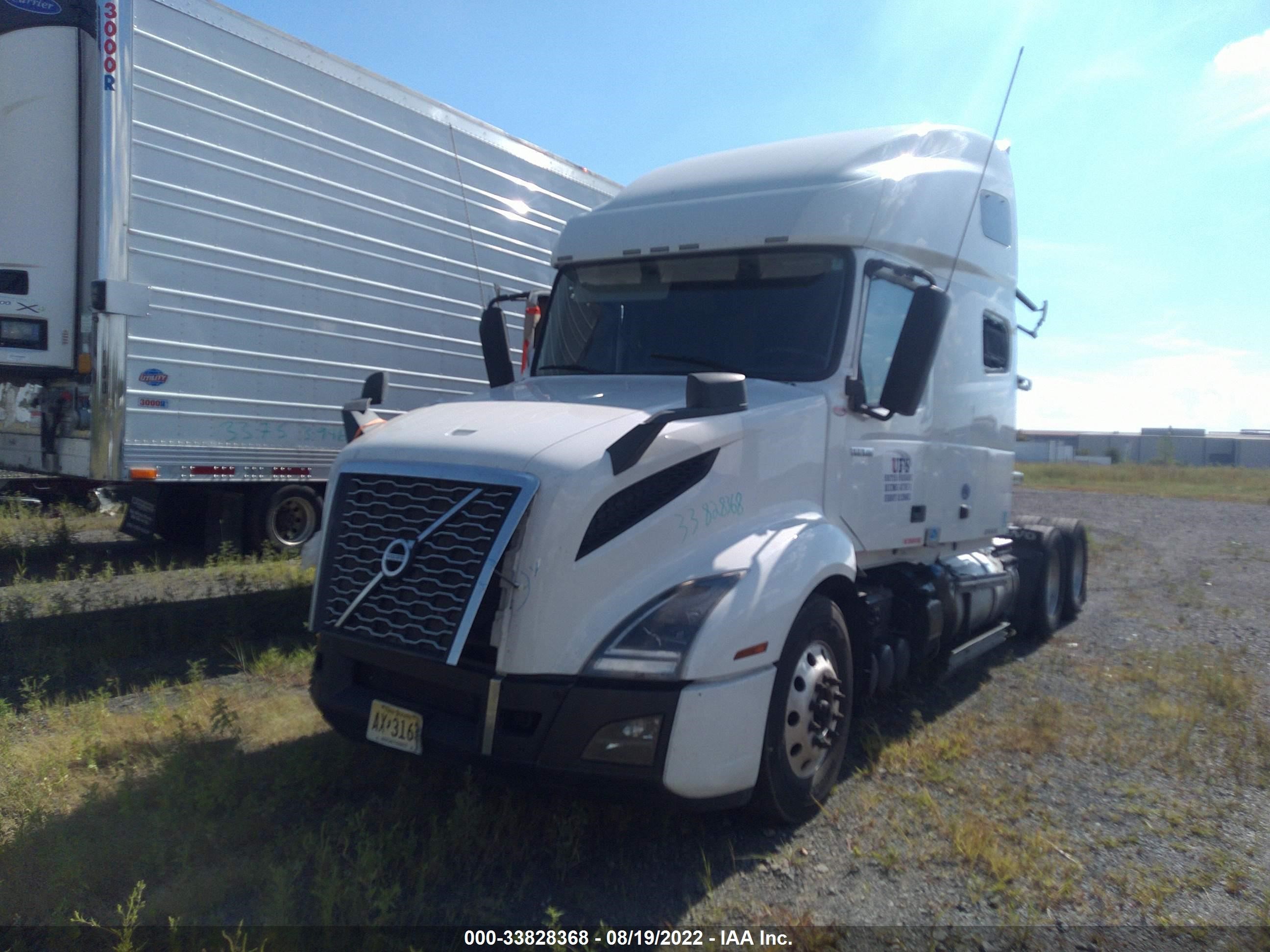 Photo 1 VIN: 4V4NC9TH6KN212009 - VOLVO NULL 