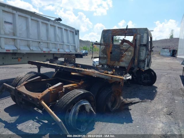 Photo 3 VIN: 4V4WC9EH2LN254938 - VOLVO VNR 