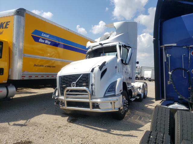 Photo 1 VIN: 4V4WC9EH3KN225124 - VOLVO VNR 