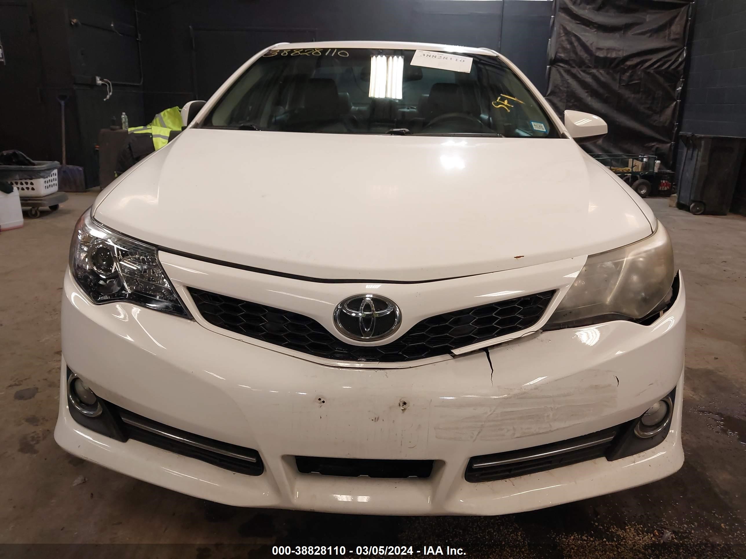 Photo 11 VIN: 4Y1BF1FK3CU567270 - TOYOTA CAMRY 