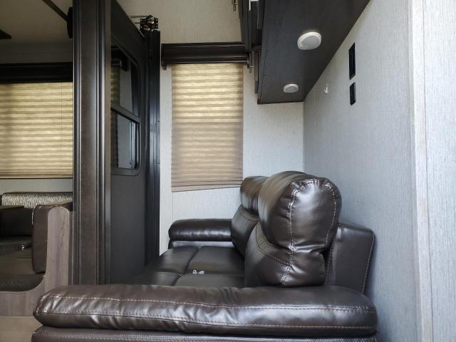 Photo 6 VIN: 4YDF27M23K6320628 - KEYSTONE 5TH WHEEL 