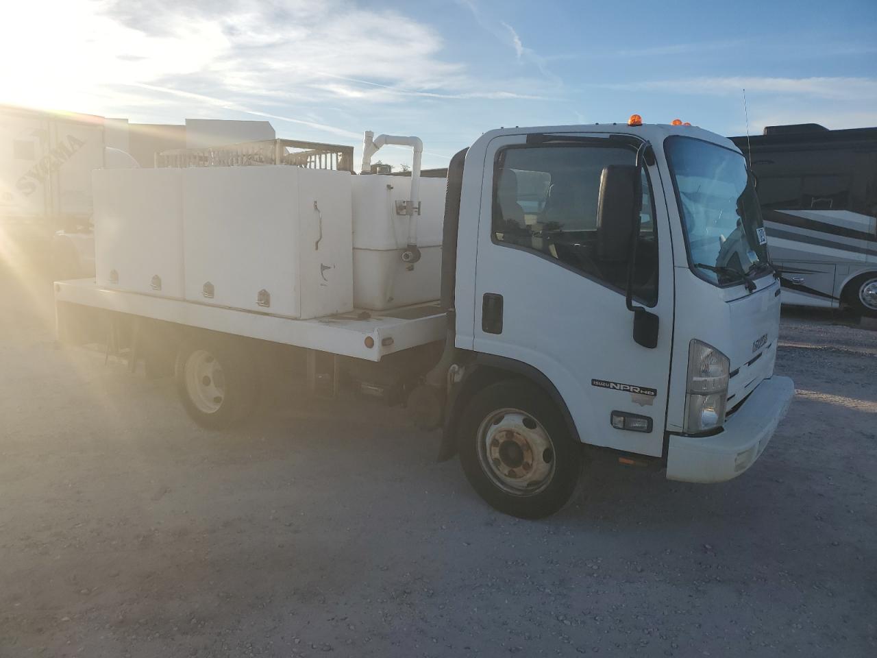 Photo 3 VIN: 54DC4W1B7FS807029 - ISUZU NULL 