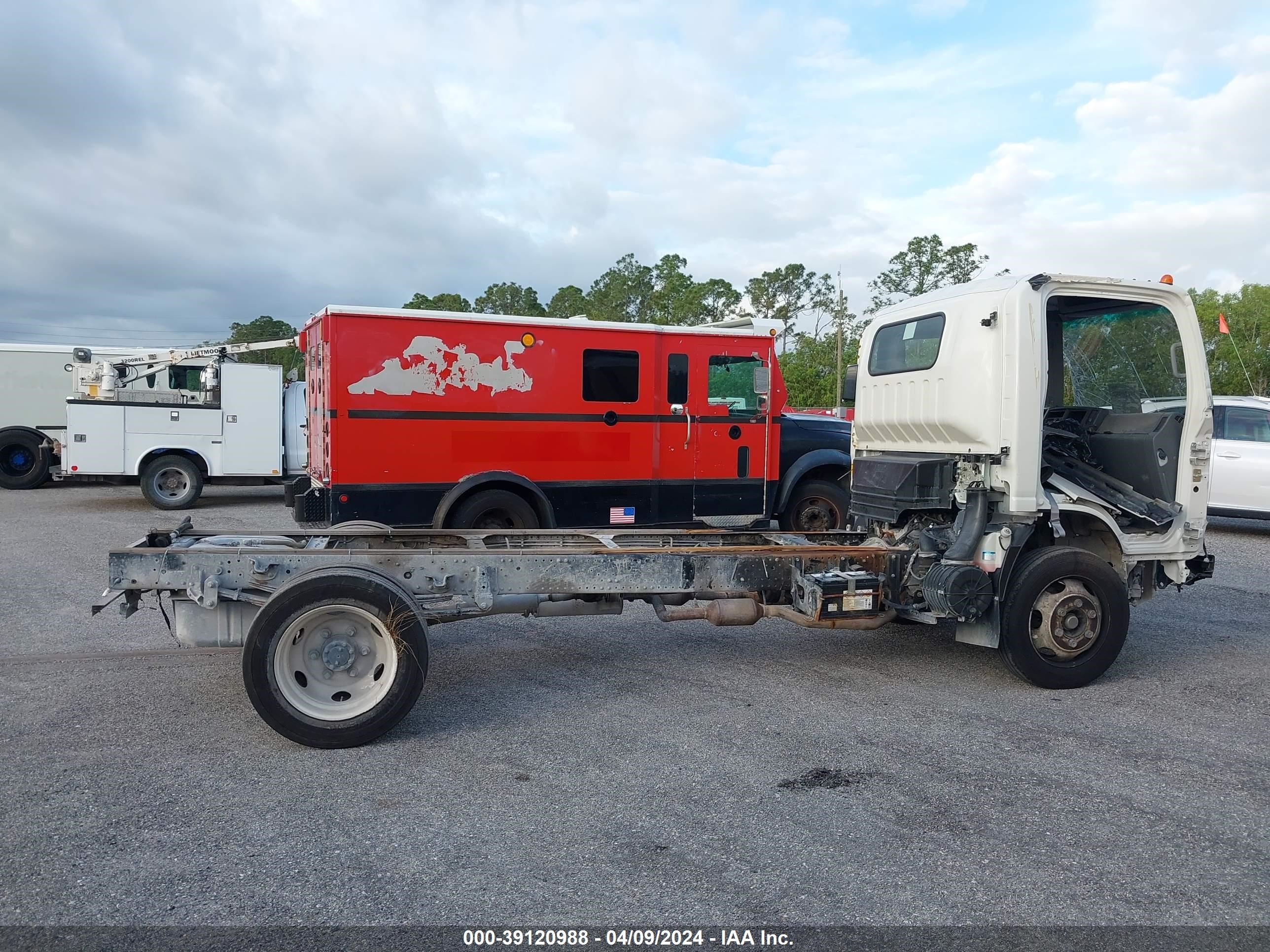 Photo 12 VIN: 54DE5W1LXNSR03136 - ISUZU NULL 