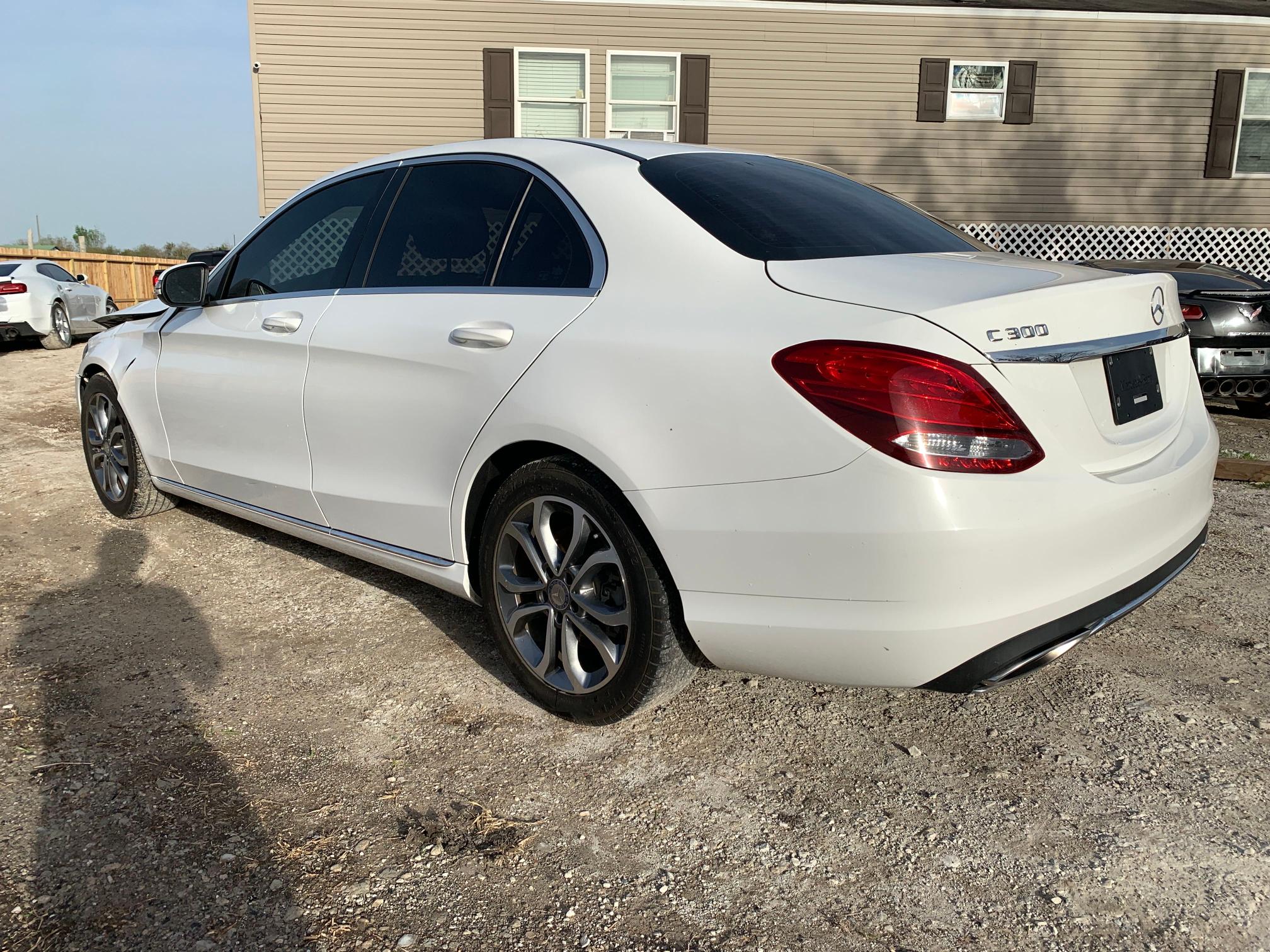 Photo 2 VIN: 55SWF4JB0GU172037 - MERCEDES-BENZ C 300 