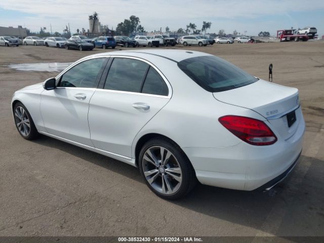 Photo 2 VIN: 55SWF4JB2HU207422 - MERCEDES-BENZ C 300 