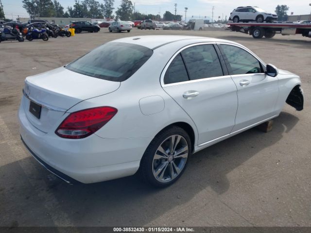 Photo 3 VIN: 55SWF4JB2HU207422 - MERCEDES-BENZ C 300 