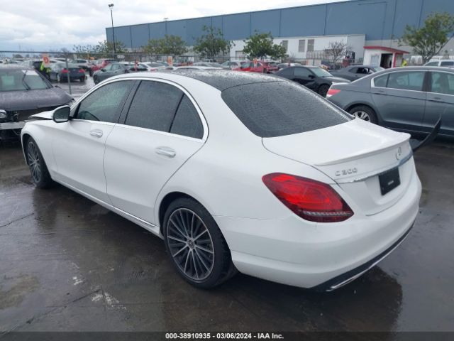 Photo 2 VIN: 55SWF4JB6FU081952 - MERCEDES-BENZ C 300 