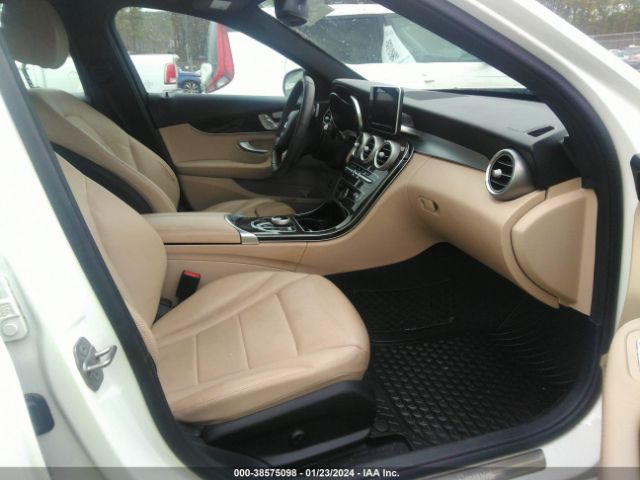 Photo 4 VIN: 55SWF4JB7JU239742 - MERCEDES-BENZ C 300 