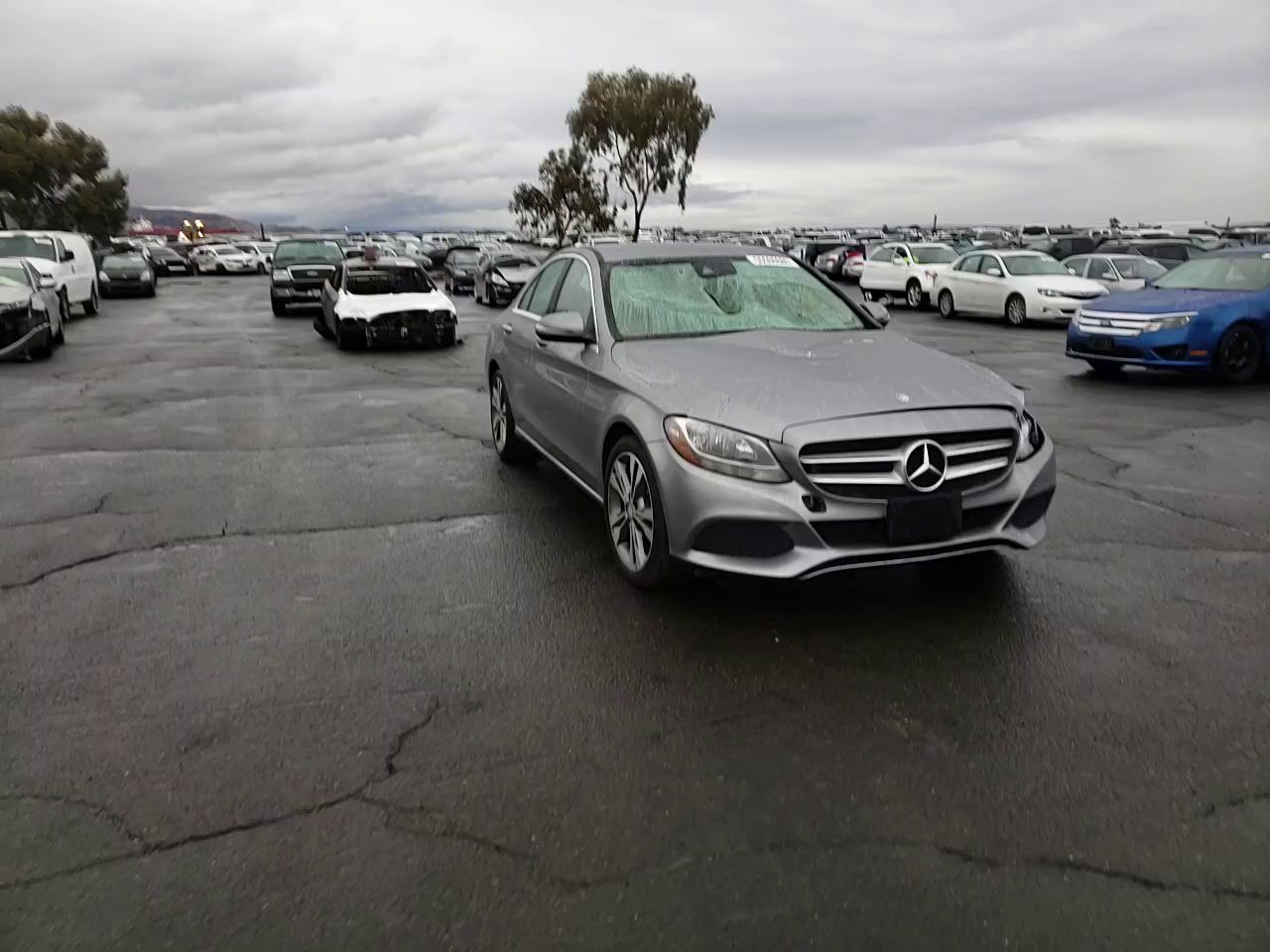 Photo 10 VIN: 55SWF4JB8GU130781 - MERCEDES-BENZ C 300 