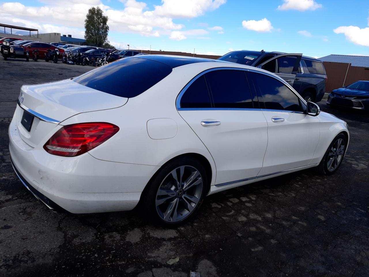 Photo 2 VIN: 55SWF4JB8HU211054 - MERCEDES-BENZ C-KLASSE 