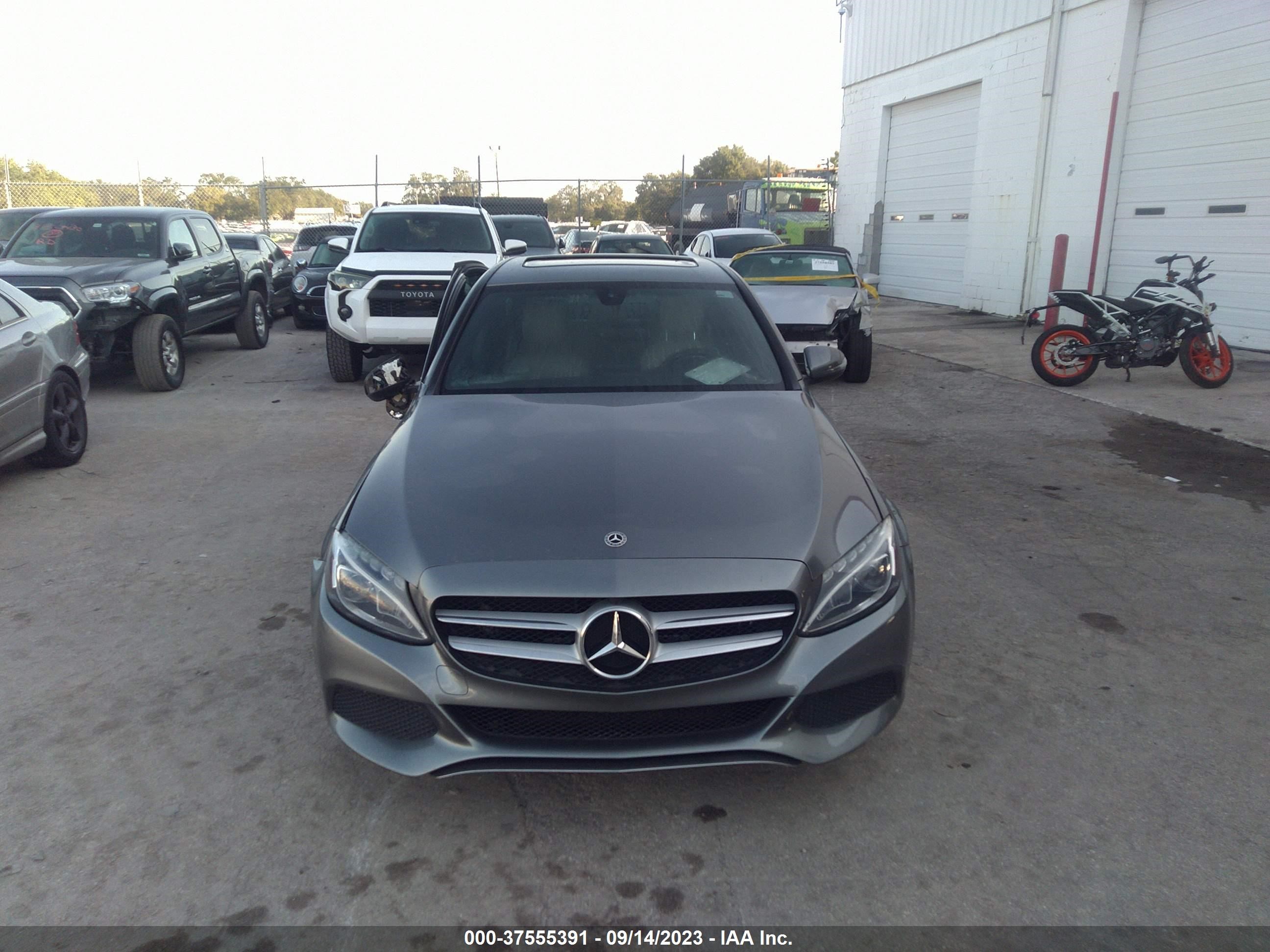 Photo 11 VIN: 55SWF4JB8JU275598 - MERCEDES-BENZ C-KLASSE 