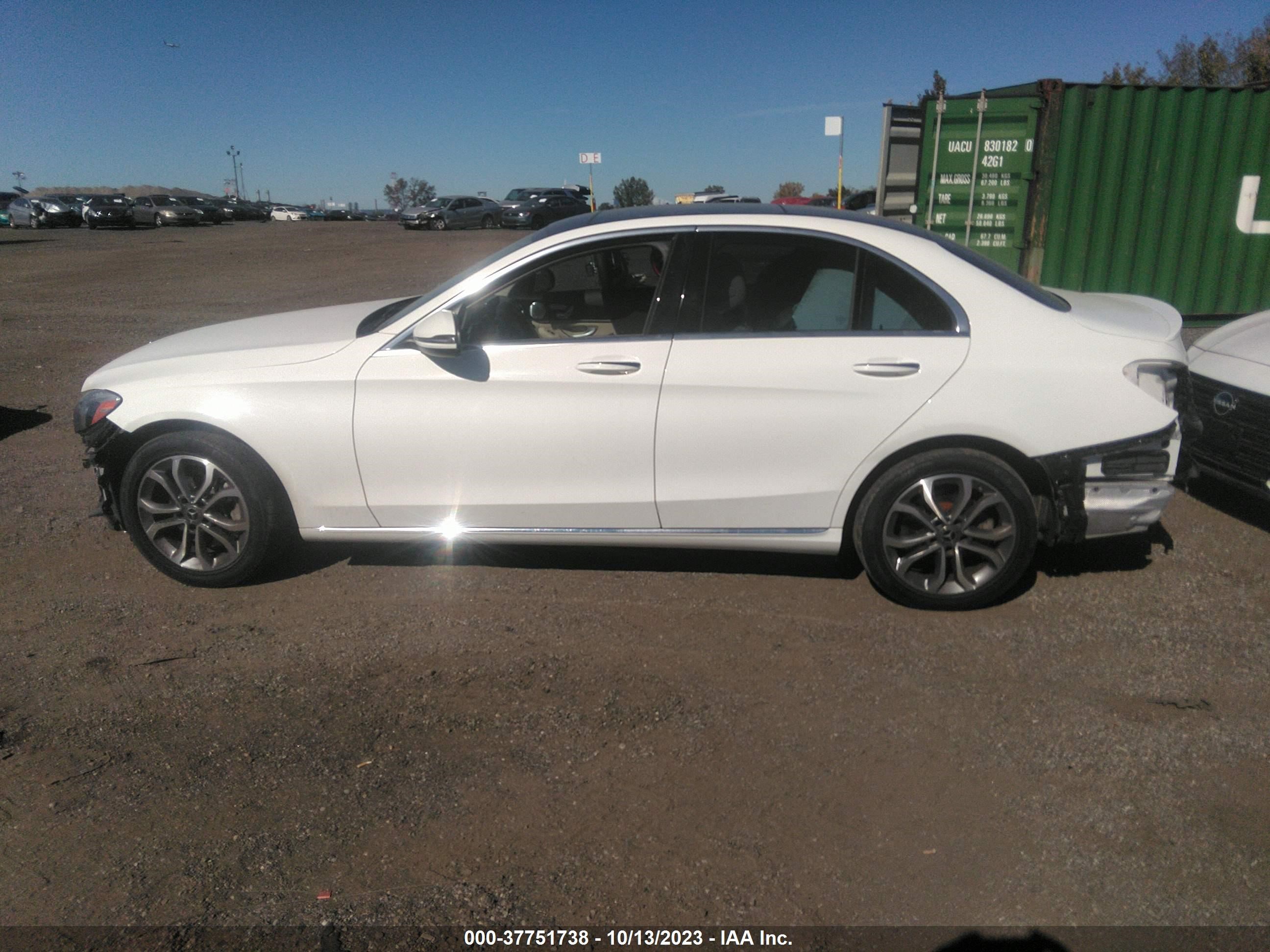 Photo 13 VIN: 55SWF4KB1HU234030 - MERCEDES-BENZ C-CLASS 