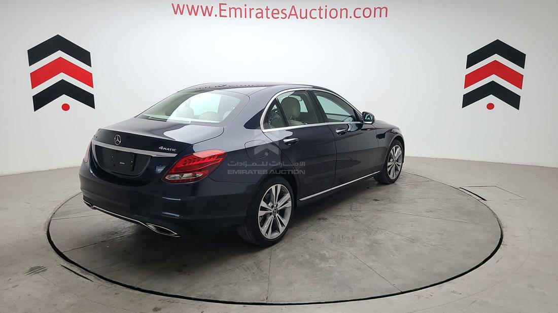 Photo 11 VIN: 55SWF4KB1JU281256 - MERCEDES C 