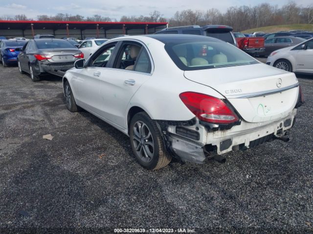 Photo 2 VIN: 55SWF4KB3HU186661 - MERCEDES-BENZ C 300 