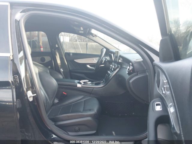 Photo 4 VIN: 55SWF4KB6GU175491 - MERCEDES-BENZ C 300 