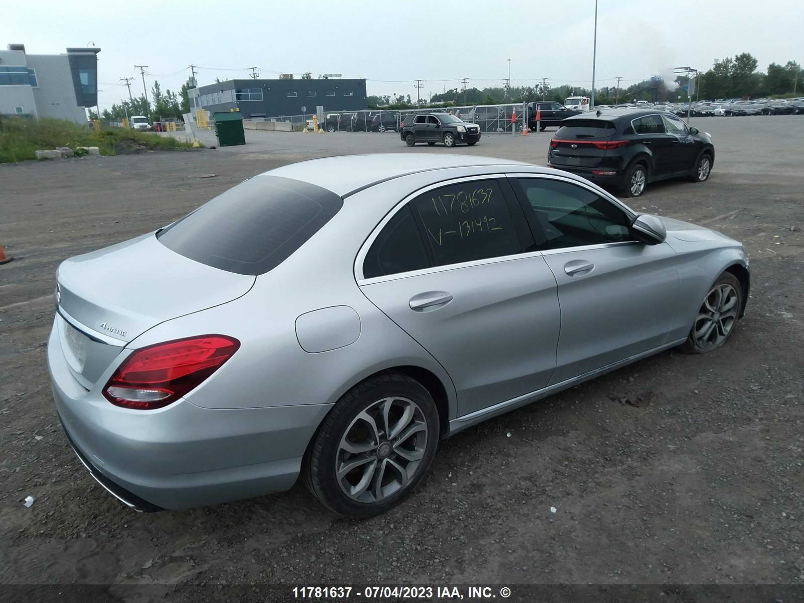 Photo 3 VIN: 55SWF4KB8GU131492 - MERCEDES-BENZ NULL 