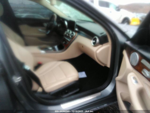 Photo 4 VIN: 55SWF4KB9JU262843 - MERCEDES-BENZ C 300 