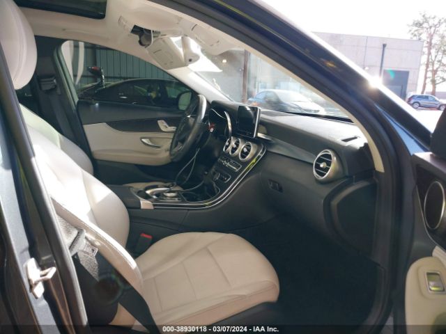 Photo 4 VIN: 55SWF4KBXFU032137 - MERCEDES-BENZ C 300 