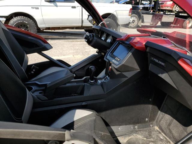 Photo 4 VIN: 57XAAPFA2J8127028 - POLARIS SLINGSHOT 