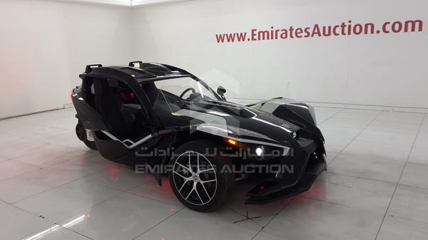 Photo 10 VIN: 57XAAPFA3K8135401 - POLARIS SLINGSHOT 