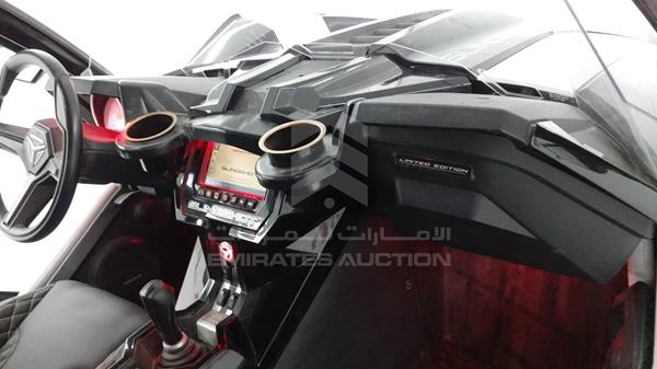 Photo 20 VIN: 57XAAPFA3K8135401 - POLARIS SLINGSHOT 