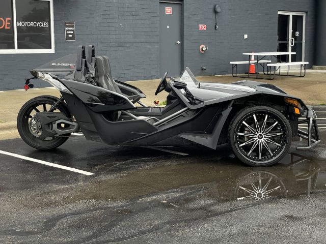 Photo 2 VIN: 57XAAPFAXK8130583 - POLARIS SLINGSHOT 