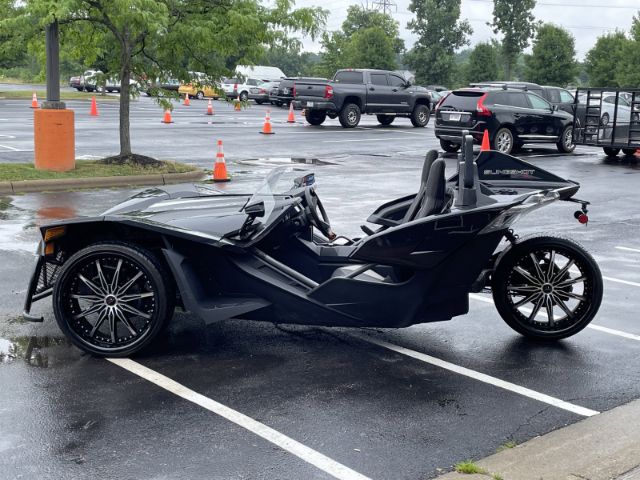 Photo 7 VIN: 57XAAPFAXK8130583 - POLARIS SLINGSHOT 