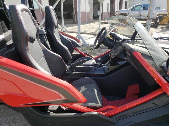 Photo 4 VIN: 57XAARFA3K8134163 - POLARIS SLINGSHOT 