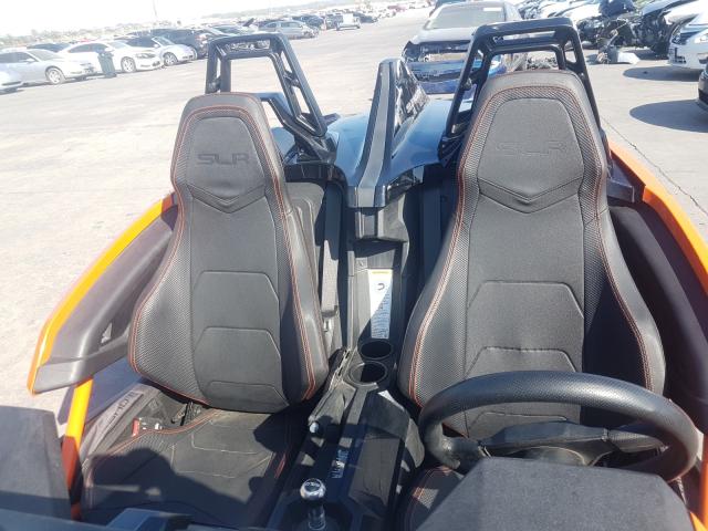 Photo 5 VIN: 57XAARFA4H8119809 - POLARIS SLINGSHOT 