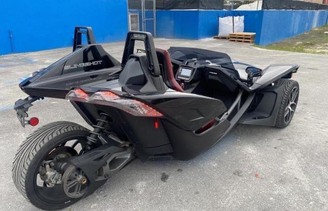 Photo 3 VIN: 57XAASFA4J8128880 - POLARIS SLINGSHOT 