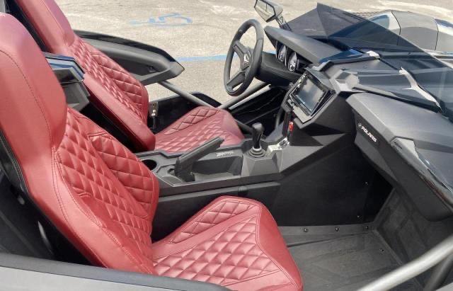 Photo 5 VIN: 57XAASFA4J8128880 - POLARIS SLINGSHOT 