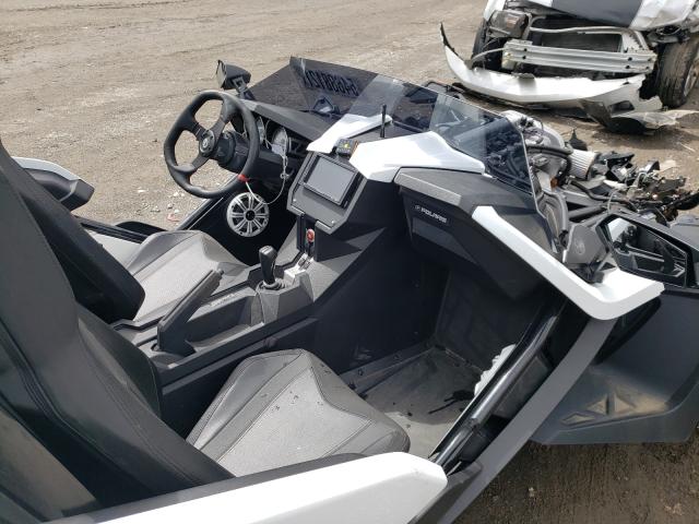 Photo 4 VIN: 57XAASFA5K8133202 - POLARIS SLINGSHOT 