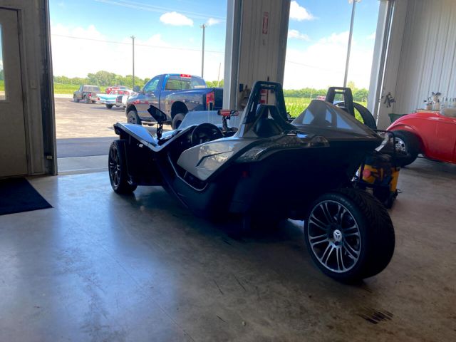 Photo 5 VIN: 57XAASFA8F5104638 - POLARIS SLINGSHOT 