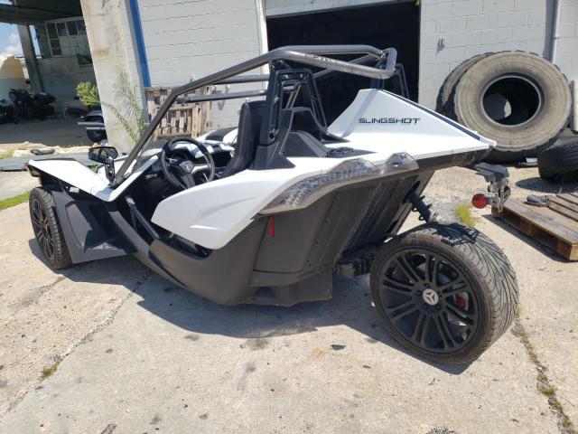 Photo 2 VIN: 57XAASFA8K8133940 - POLARIS SLINGSHOT 